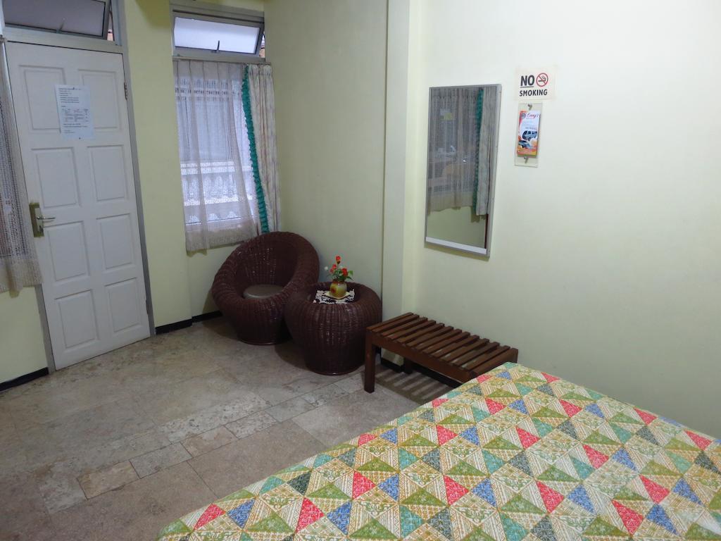 Enny'S Guest House Malang Oda fotoğraf