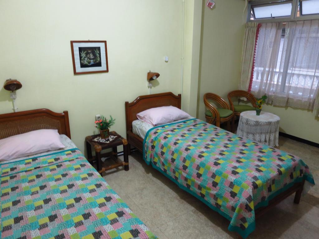 Enny'S Guest House Malang Oda fotoğraf