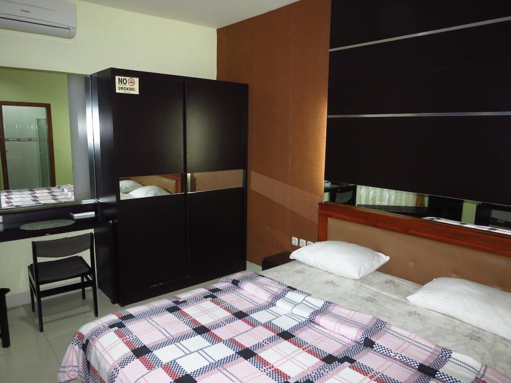 Enny'S Guest House Malang Dış mekan fotoğraf
