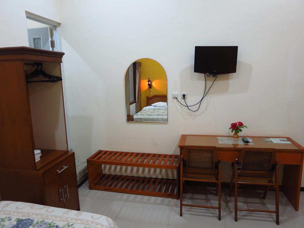 Enny'S Guest House Malang Dış mekan fotoğraf