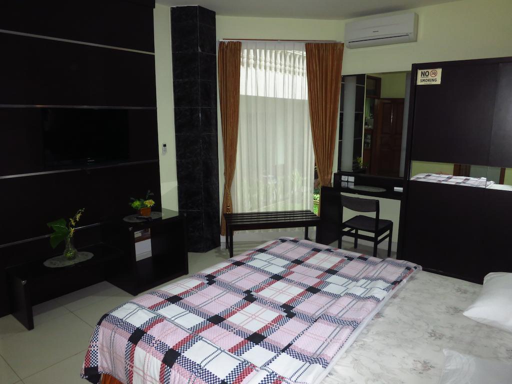 Enny'S Guest House Malang Dış mekan fotoğraf