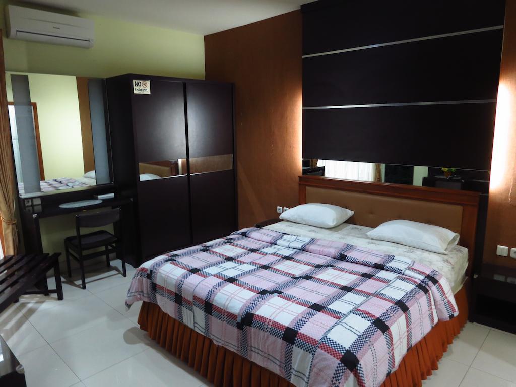 Enny'S Guest House Malang Dış mekan fotoğraf