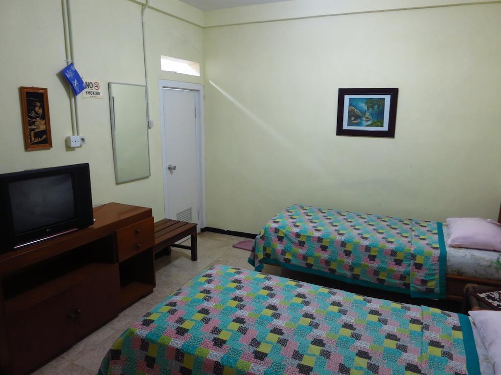 Enny'S Guest House Malang Dış mekan fotoğraf