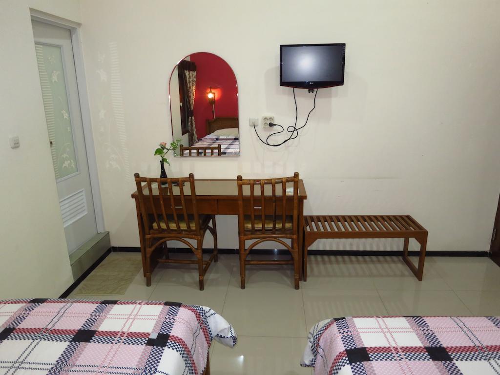 Enny'S Guest House Malang Dış mekan fotoğraf