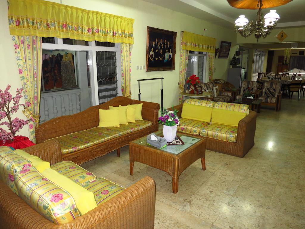 Enny'S Guest House Malang Dış mekan fotoğraf