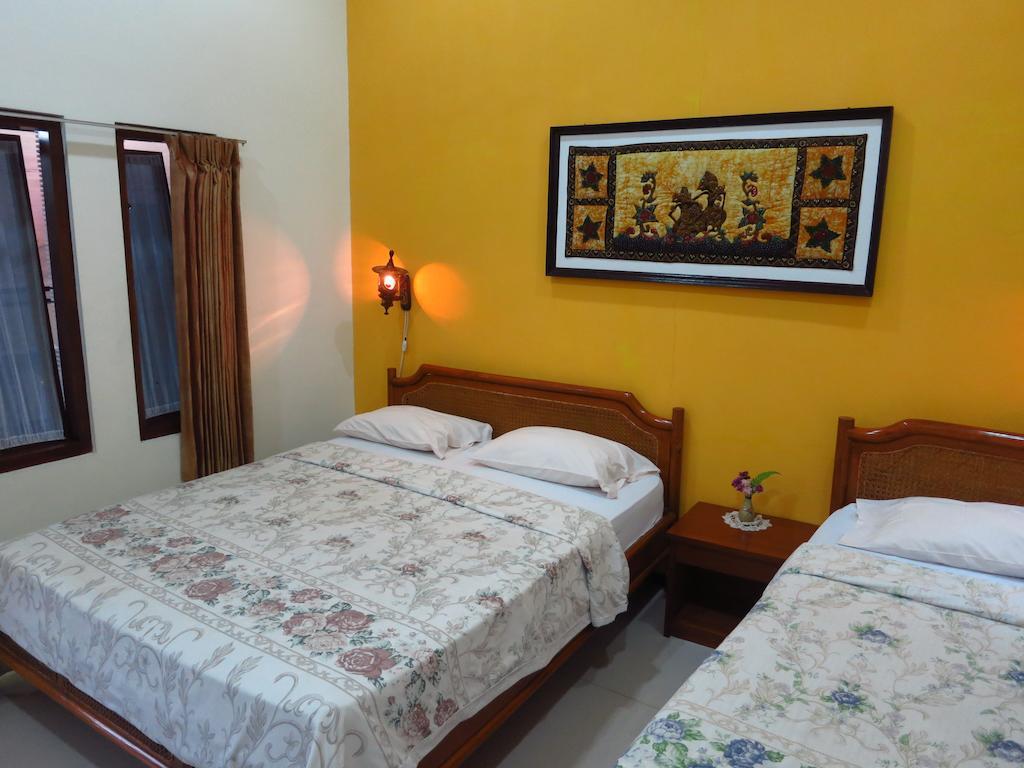 Enny'S Guest House Malang Dış mekan fotoğraf