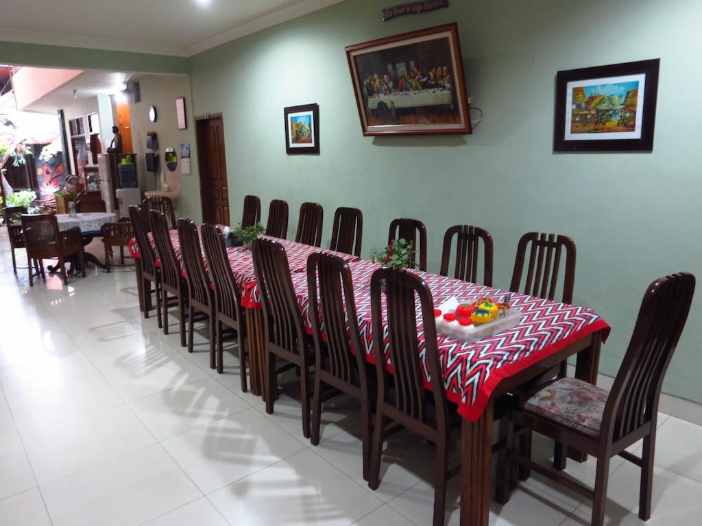 Enny'S Guest House Malang Dış mekan fotoğraf