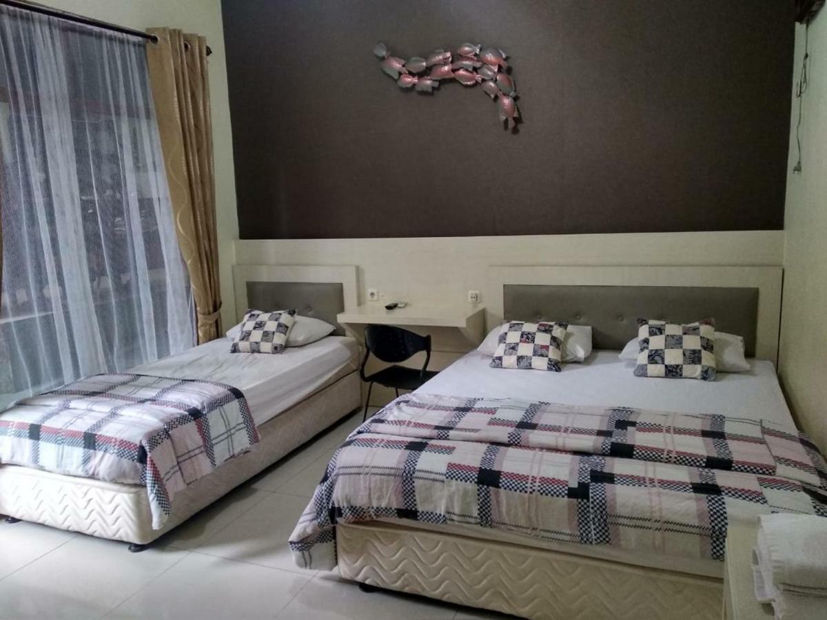 Enny'S Guest House Malang Dış mekan fotoğraf